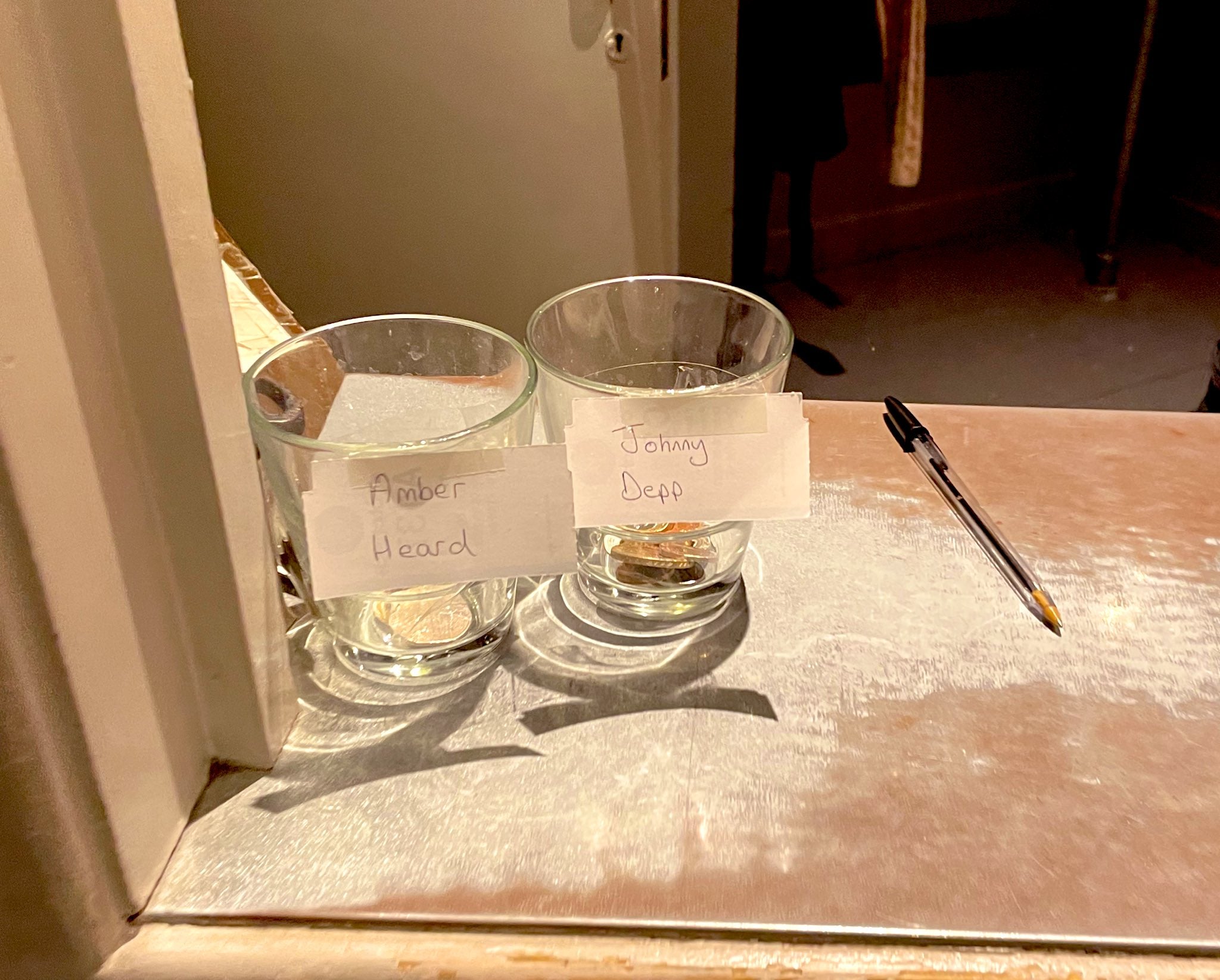 ¿Por qué hay gente a la que le da risa el juicio de Depp vs. Heard?