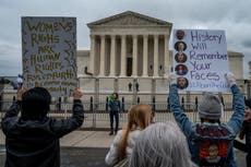 Más de la mitad de estadounidenses se oponen a anular Roe vs. Wade, dice encuesta