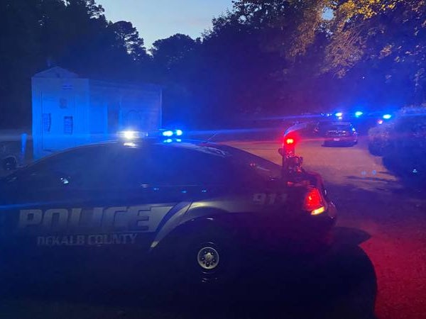 Tiroteo en Georgia: el tirador está prófugo después de dejar tres muertos y más heridos