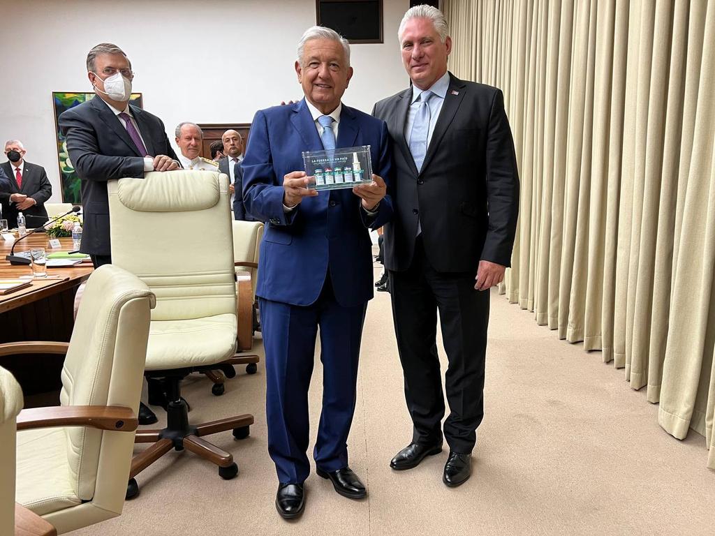 México repite experimento fallido: intercambio de médicos con Cuba