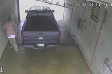 Preso desaparecido en Alabama, Casey White, fue visto en Indiana cerca de un vehículo abandonado