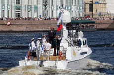 Ucrania “destruye el bote de desfile de Putin” con una bomba guiada por láser en la Isla de las Serpientes