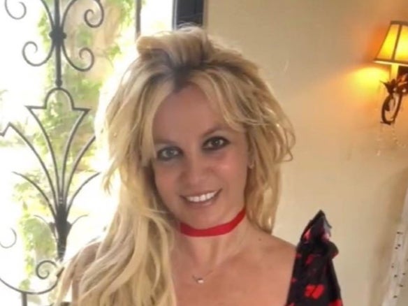 Los fans de Britney Spears la apoyan después de publicar un “photo dump” desnudo