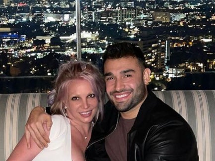 Britney Spears con su esposo Sam Asghari