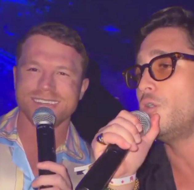Canelo Álvarez es captado en karaoke tras perder contra Dmitry Bivol