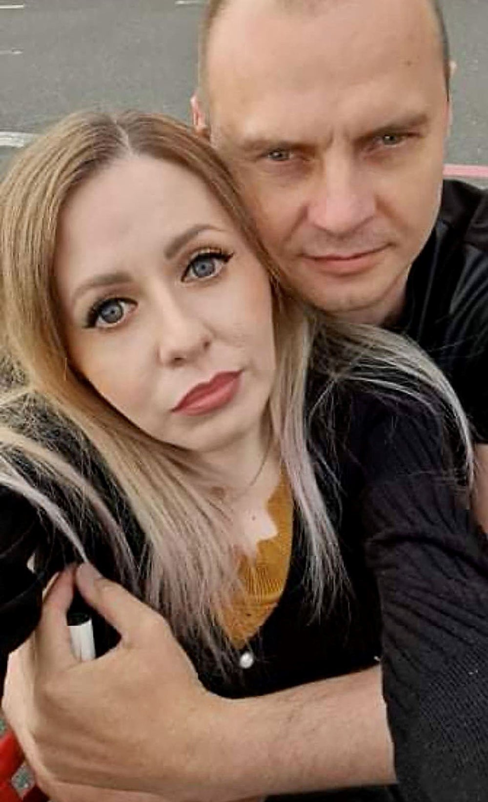 Joanna Klich, de 32 años, con su novio Dariusz Suchowiak, de 46
