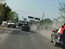 Grupo armado persigue a convoy militar en México y queda captado en video 