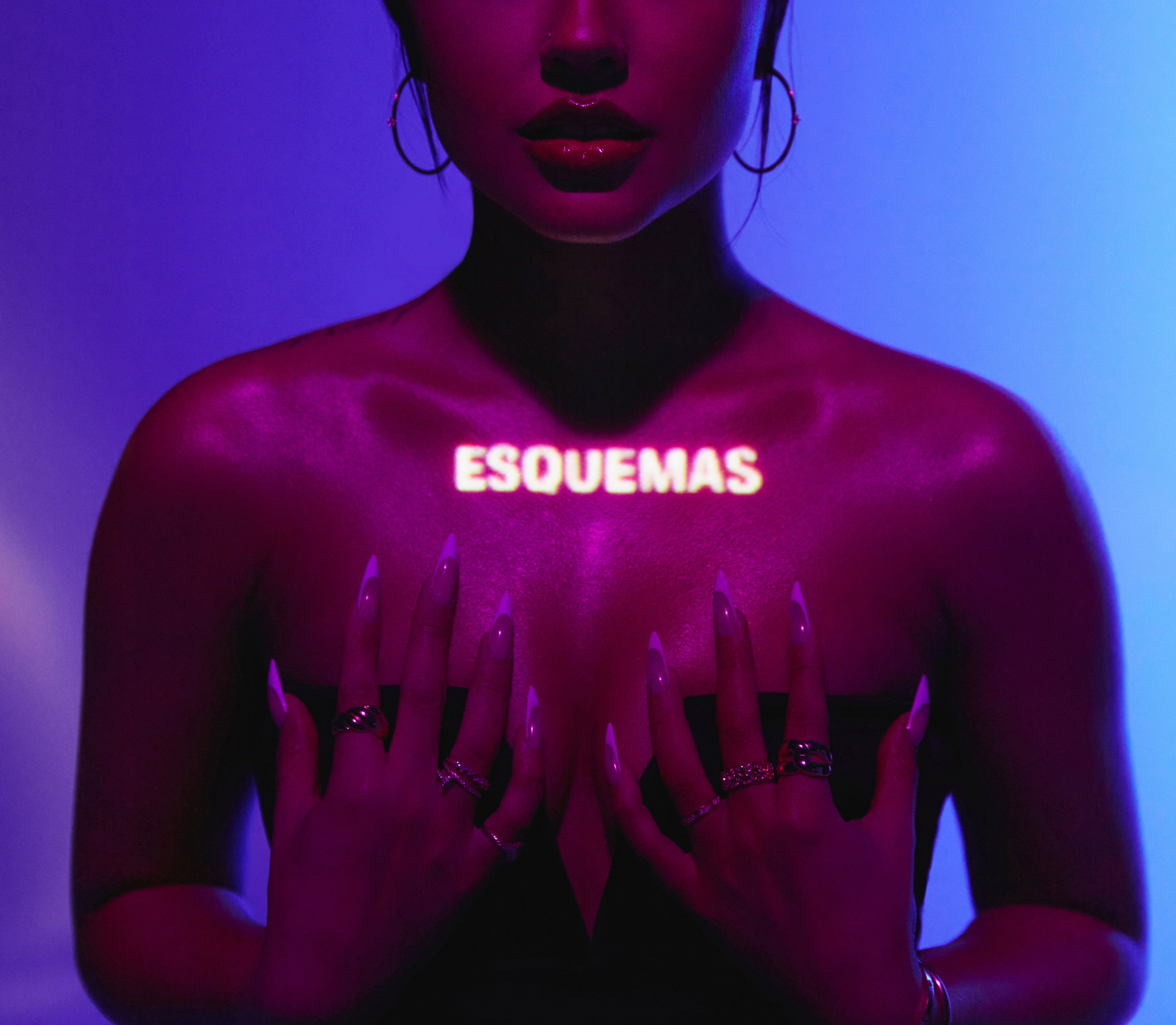 Becky G devela cada lado de sí misma en nuevo álbum