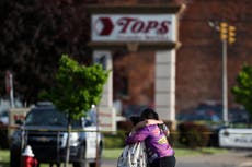 Autoridades: Odio racial fue motivo de matanza en Buffalo