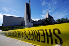 California: Feligreses detienen a atacante armado