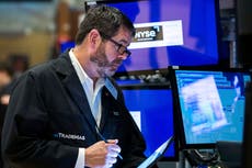 Wall Street abre con leve baja; lleva seis semanas en caída
