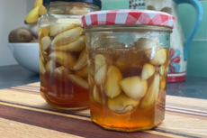 Receta: ajos fermentados en miel