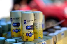 Biden ofrece apoyo logístico para aliviar escasez de fórmula