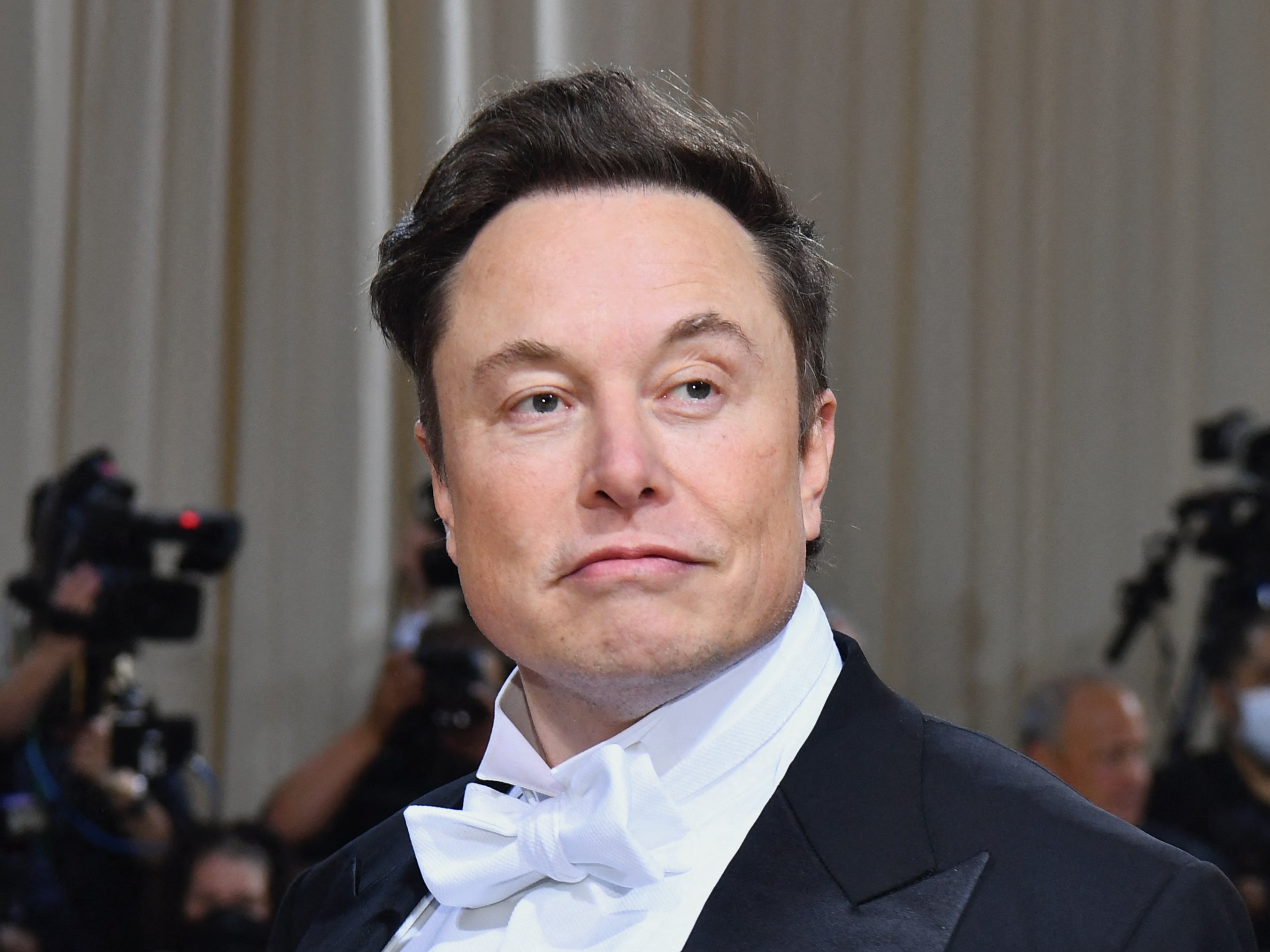Elon Musk en la Met Gala de 2022