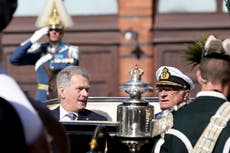 Finlandia: Parlamento aprueba solicitar ingreso a la OTAN