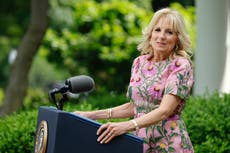 Padres atacan mensaje de Jill Biden sobre la leche de fórmula en medio de la escasez