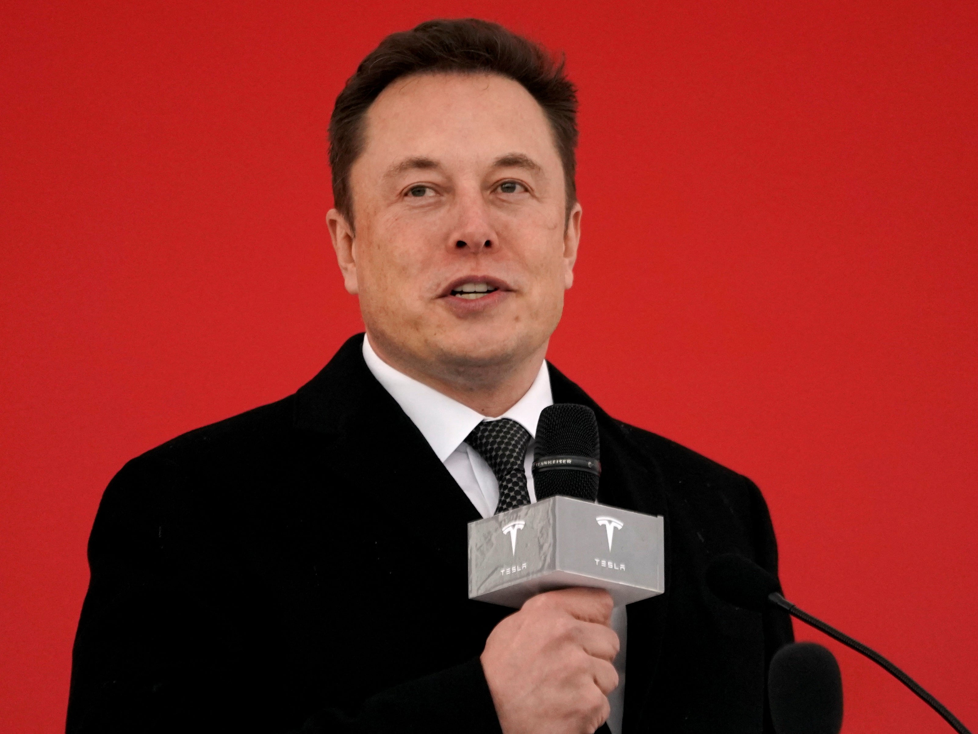 Elon Musk predice una “campaña de trucos sucios” demócrata tras anunciar que votará por los republicanos