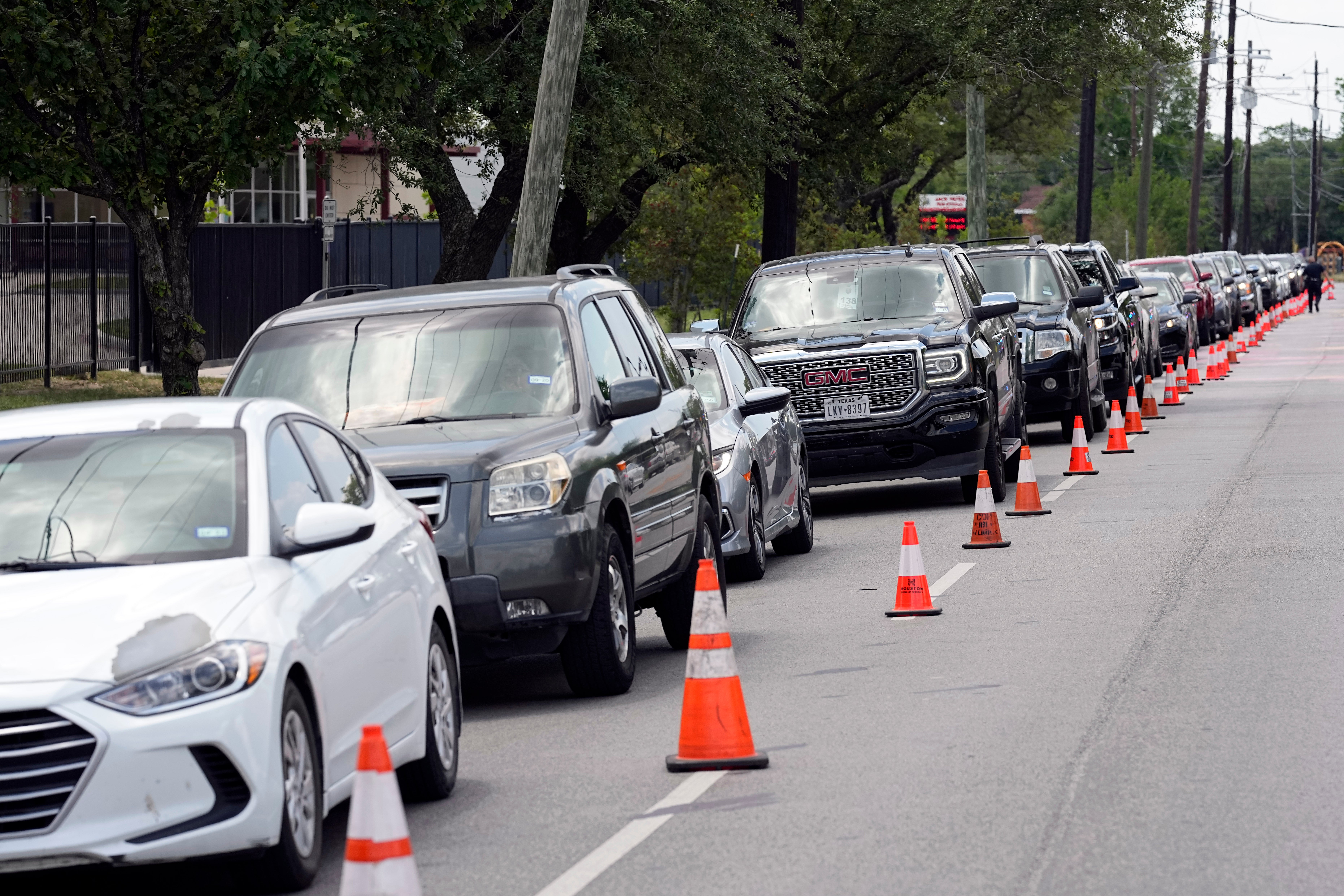 Biden invoca la Ley de Producción de Defensa para aumentar el suministro de leche de fórmula infantil