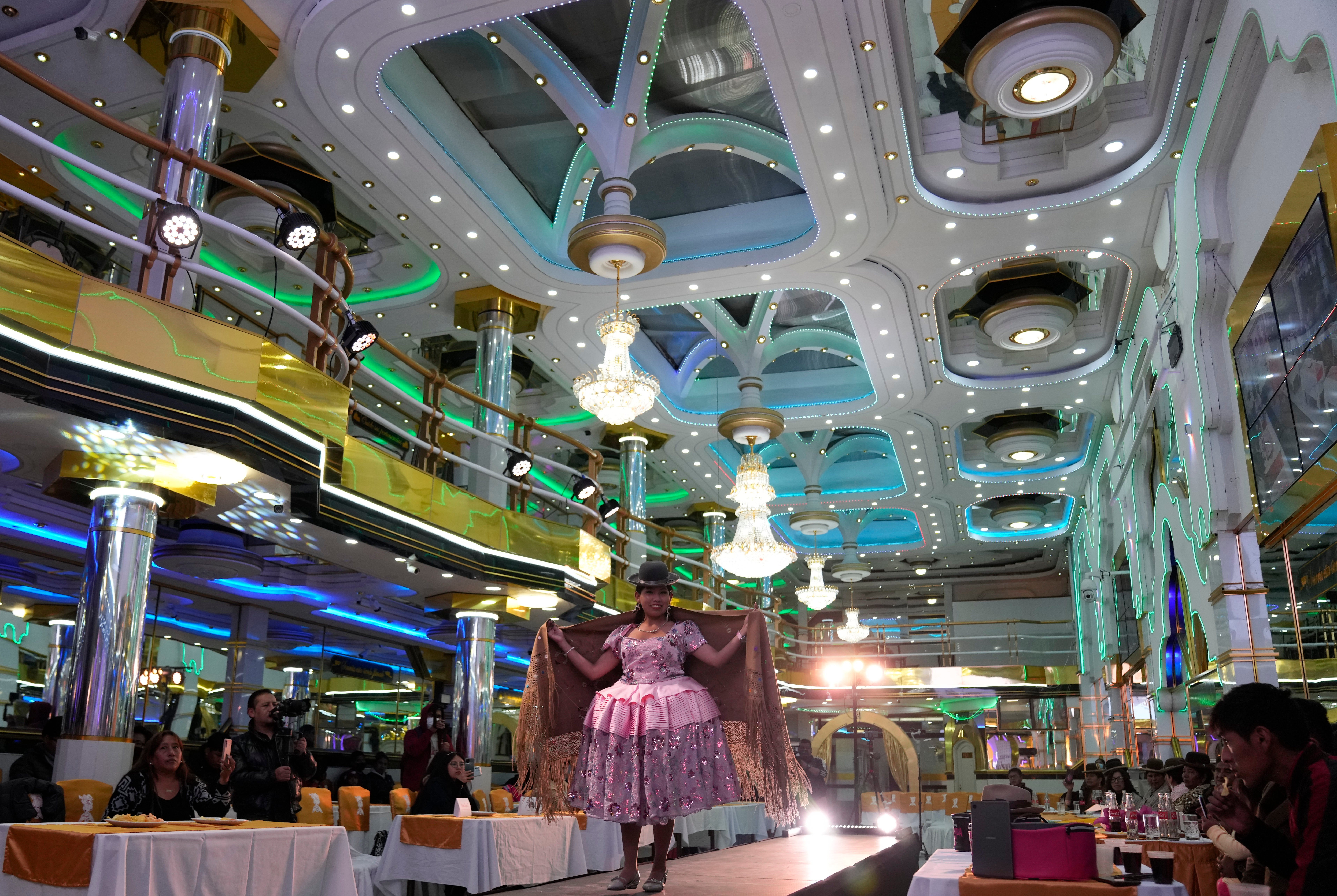 BOLIVIA-DESFILE DE MODAS