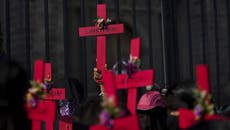 México: Cientos de manifestantes condenan el feminicidio y la impunidad