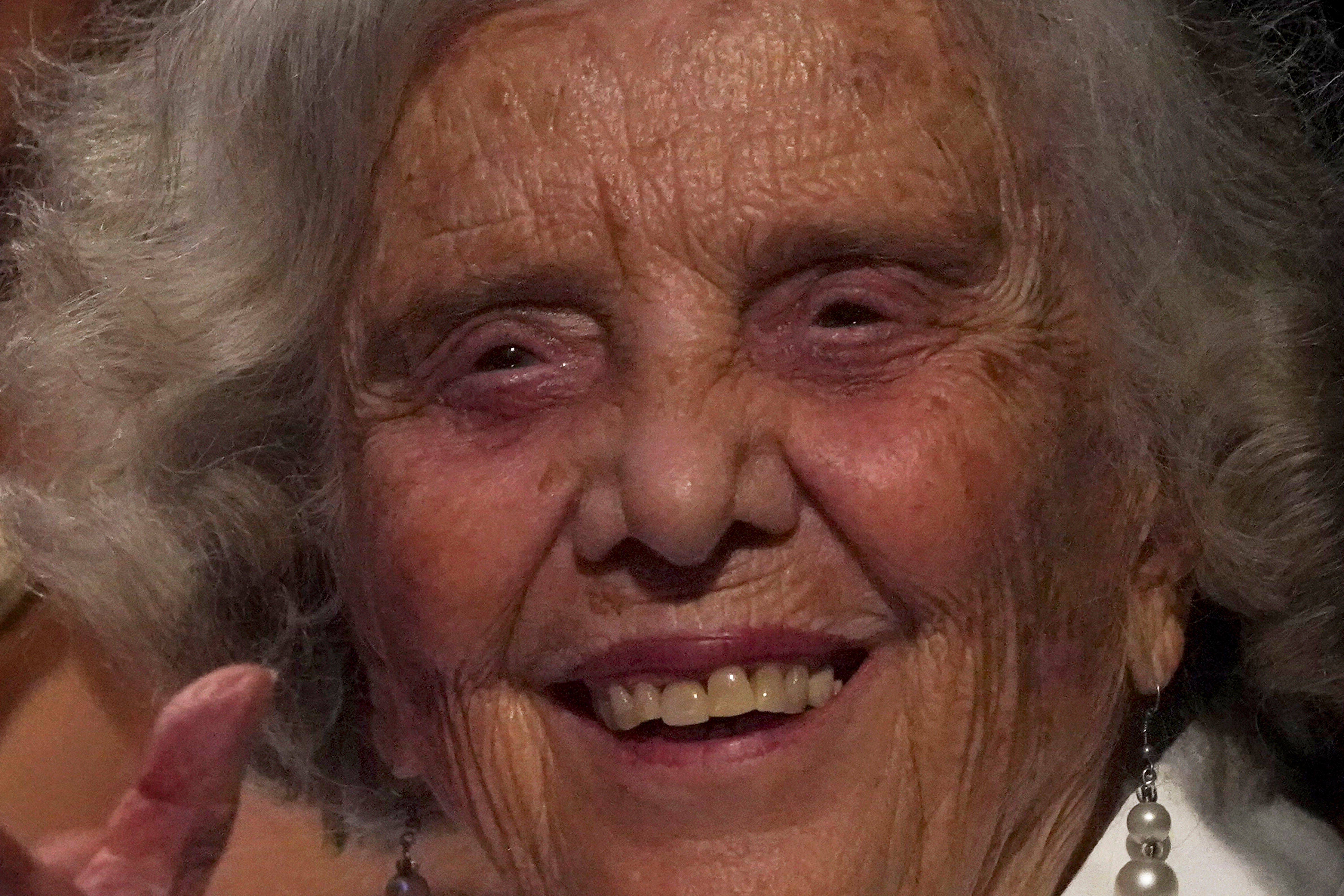 ELENA PONIATOWSKA