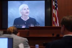 Ellen Barkin, ex de Johnny Depp, cuenta una vez que el actor arrojó una botella de vino en una habitación