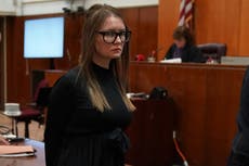 Anna Delvey se dirige al público en su exposición de arte en Nueva York: “Mi narrativa desde mi perspectiva”