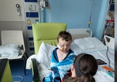 Niño de cinco años es atacado por pitbulls mientras jugaba