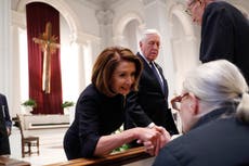 El arzobispo de San Francisco desafía el consejo del Papa al prohibir que Pelosi reciba la comunión