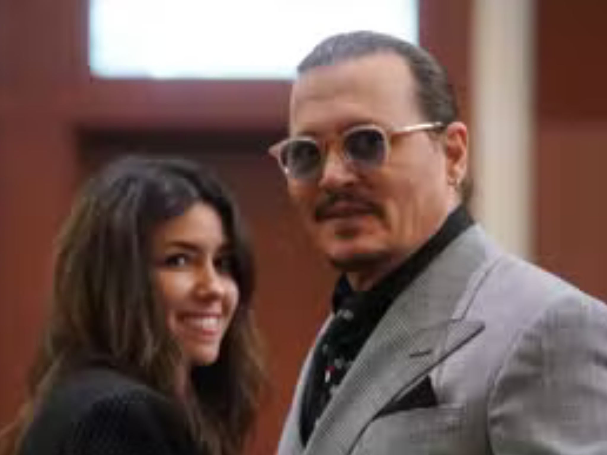Vásquez y Johnny Depp en el juzgado
