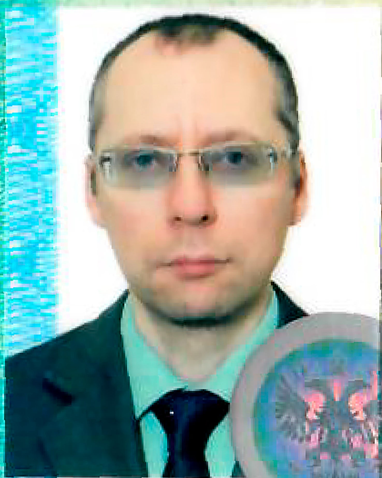 Una imagen tomada con permiso de la foto del pasaporte del diplomático ruso Boris Bondarev