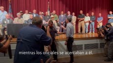 Beto O’Rourke interrumpe la rueda de prensa del gobernador Greg Abbott