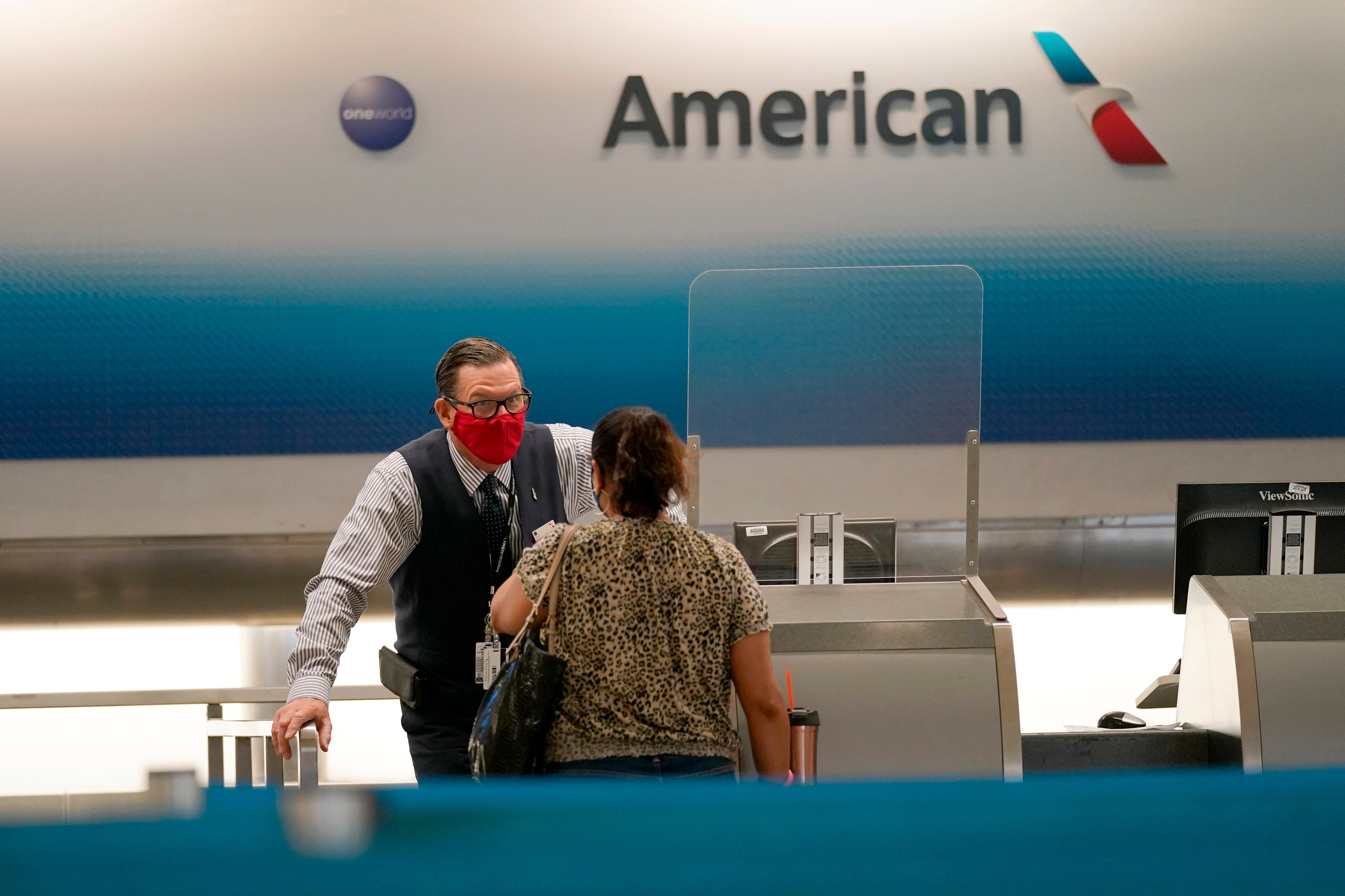 Falla en American Airlines amenaza con detener 12.000 vuelos de forma temporal
