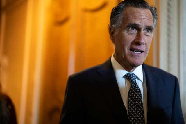 <p>El Senador Mitt Romney estuvo entre las personas que votaron contra el proyecto de ley </p>