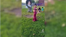 Niña admiradora de Selena rompe piñata con foto de su asesina