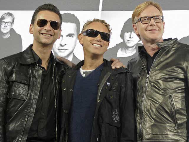 Dave Gahan, Martin Gore y Andrew Fletcher de Depeche Mode en 2008
