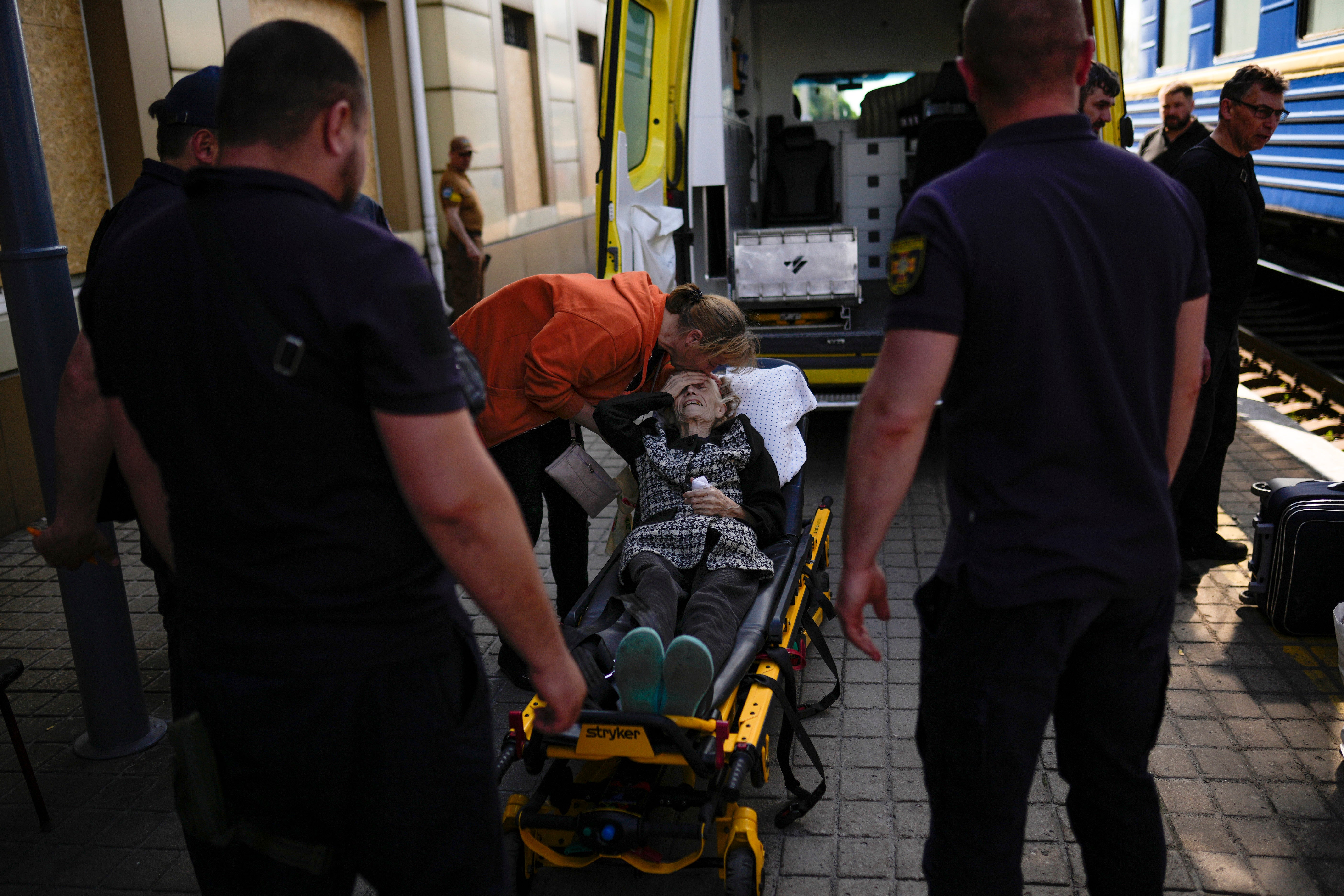 EUR-GEN UCRANIA-GUERRA-EVACUACIONES