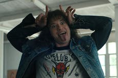 El encanto de Eddie Munson: cómo ‘Stranger Things’ logró que te enamoraras de un trol moralista