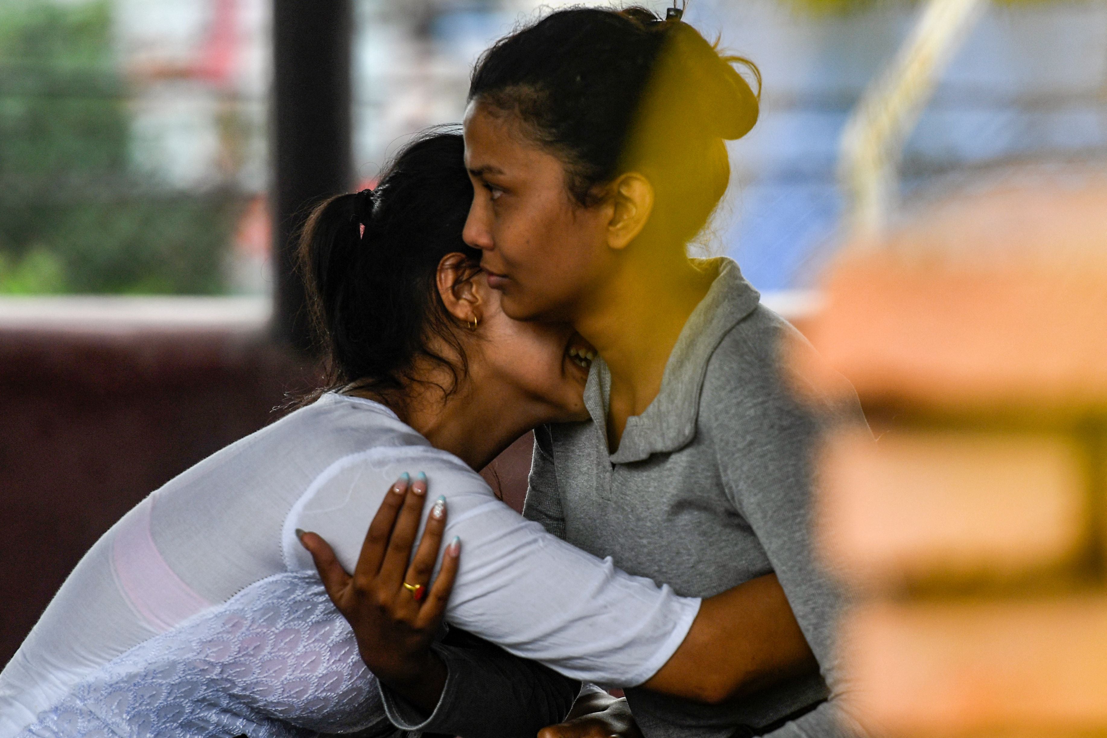 Los equipos de búsqueda se movilizan después de que aldeanos vieran un “avión en llamas” en Nepal