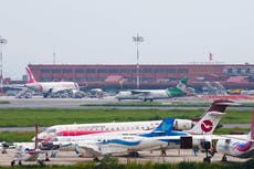 Encuentran avión estrellado con 22 pasajeros en Nepal