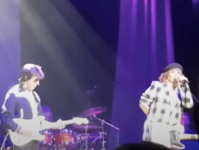 Johnny Depp y Jeff Beck sobre el escenario en Sheffield, Reino Unido