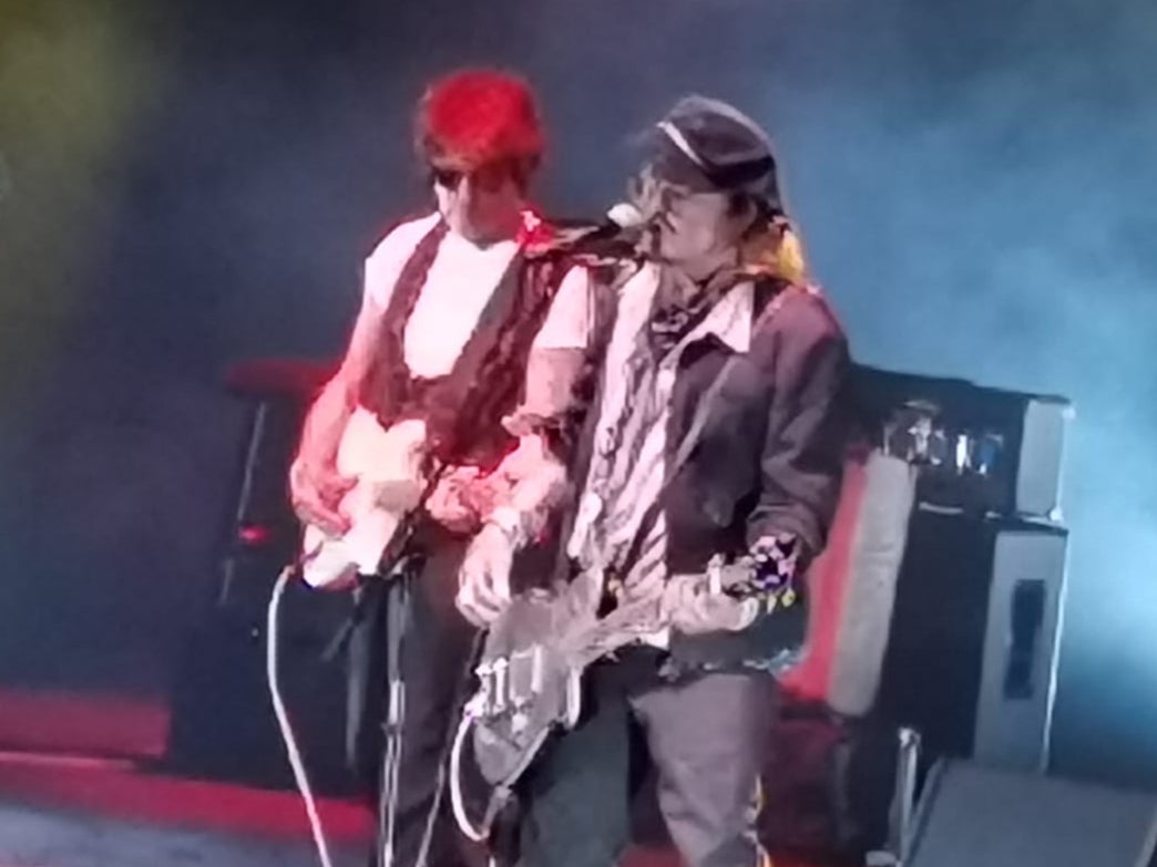 Johnny Depp recibe una ovación de pie en el Royal Albert Hall mientras se avecina el veredicto del juicio