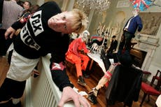 John Lydon dice que es “de mal gusto” que los Sex Pistols se beneficien de la muerte de la reina Isabel II