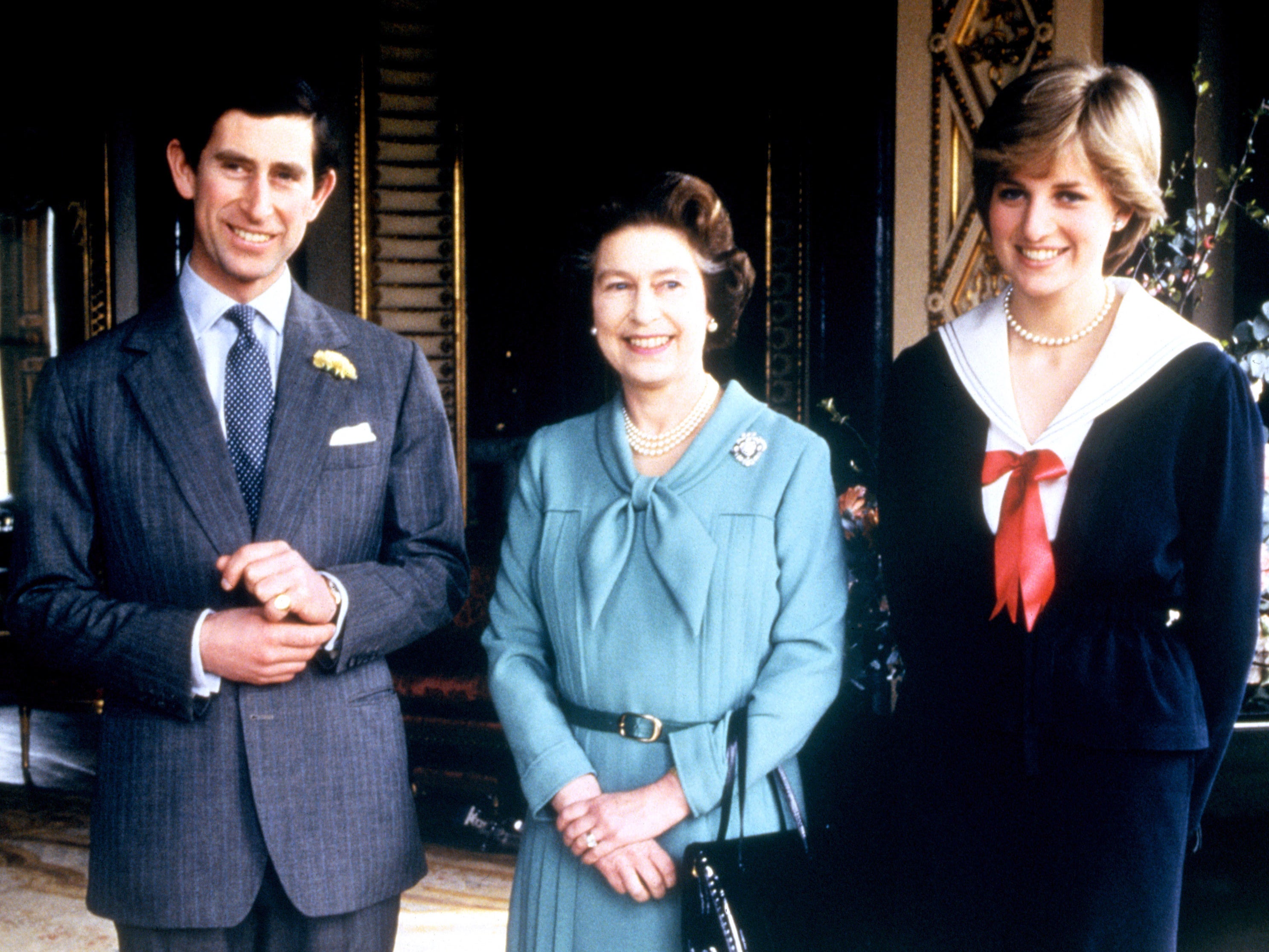 La historia entre Isabel II y Lady Di: de la complacencia al rechazo