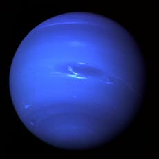 Científicos descubren por qué Neptuno es más oscuro que Urano