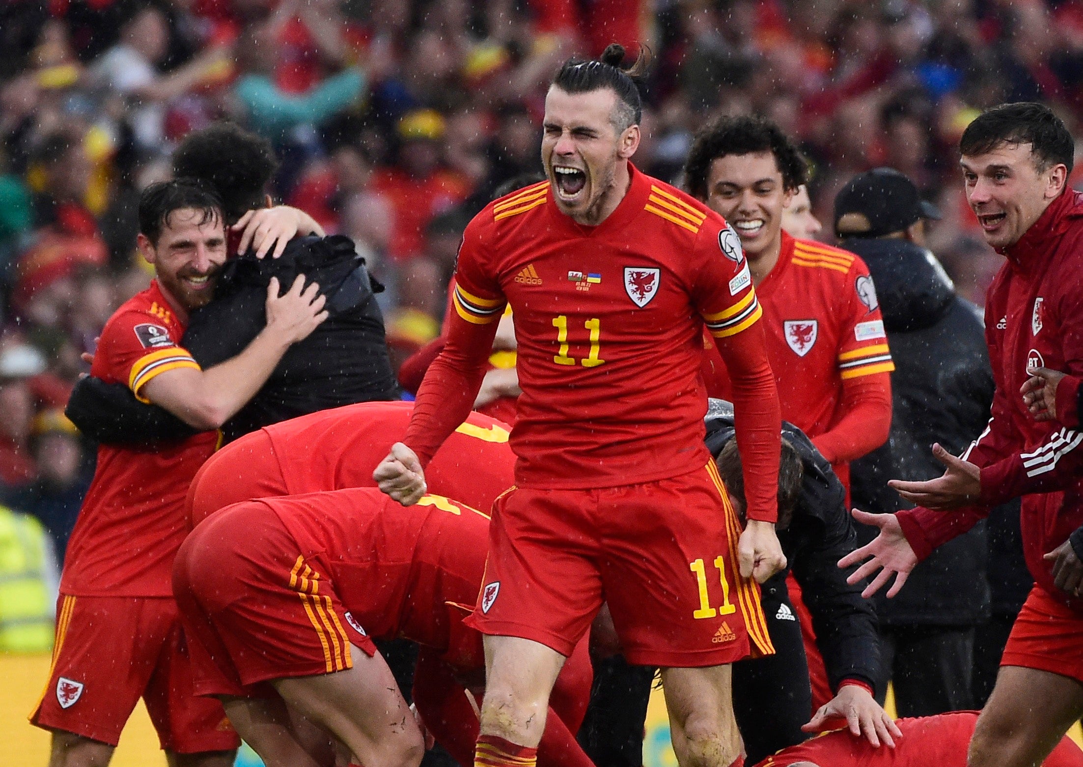 Gareth Bale celebra tras la victoria de Gales