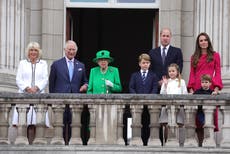 El futuro de la monarquía británica se asoma al balcón con los “siete magníficos”