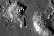 La NASA dice que investigará montículos misteriosos en la Luna en la misión Artemisa