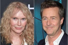 Fans de Johnny Depp inundan con mensajes a Ed Norton y Mia Farrow luego de que mostraron apoyo a Amber Heard