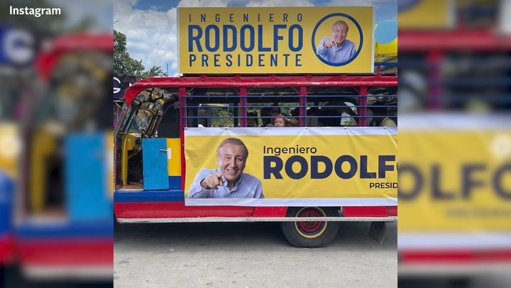 “La Rodolfoneta” el autobús que ayudó a Hernández a puntear encuesta presidencial en Colombia